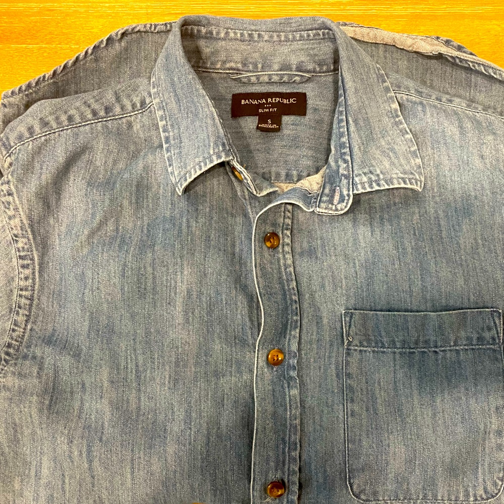 Banana Republic Blue Jean Long Sleeve Button Up Shirt (Slim)